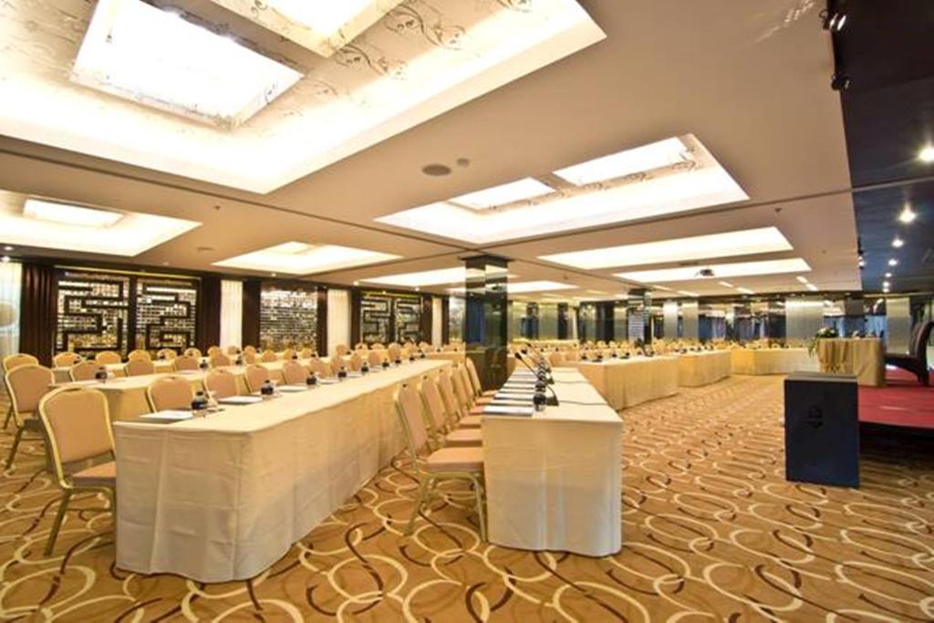 Rashmi'S Plaza Hotel Βιεντιάν Εξωτερικό φωτογραφία